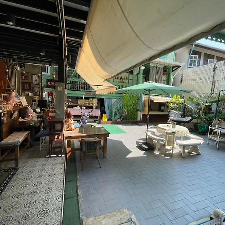 Green Teak House Бангкок Екстер'єр фото
