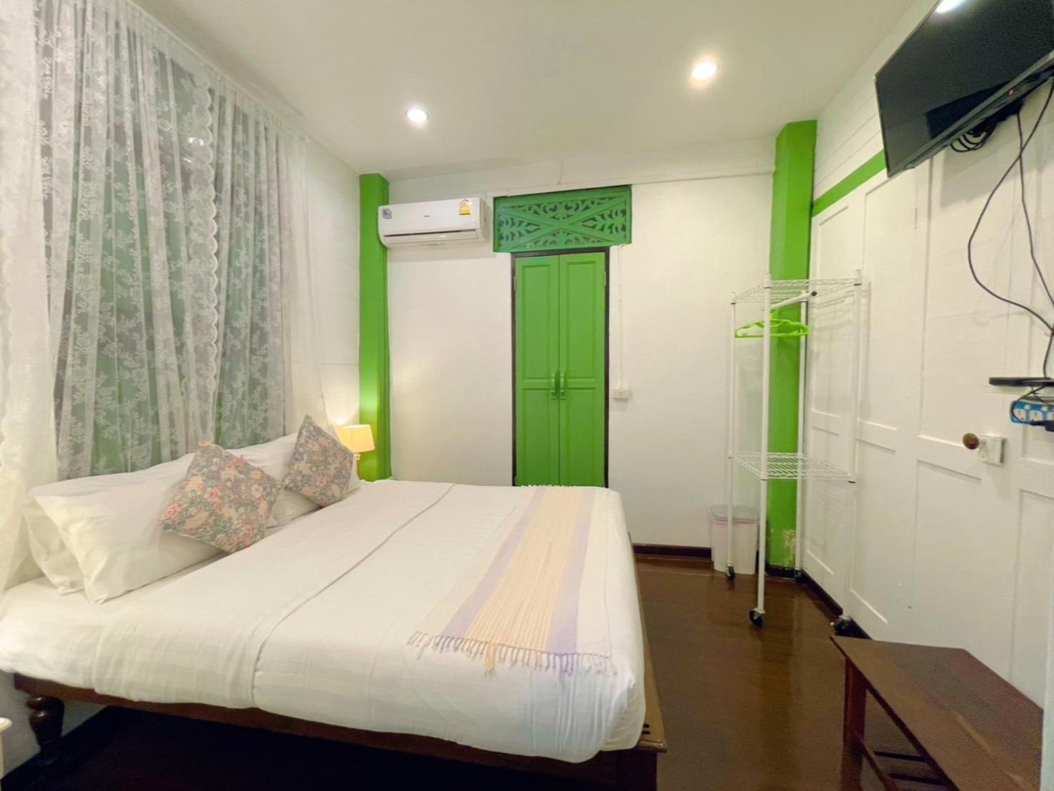 Green Teak House Бангкок Екстер'єр фото