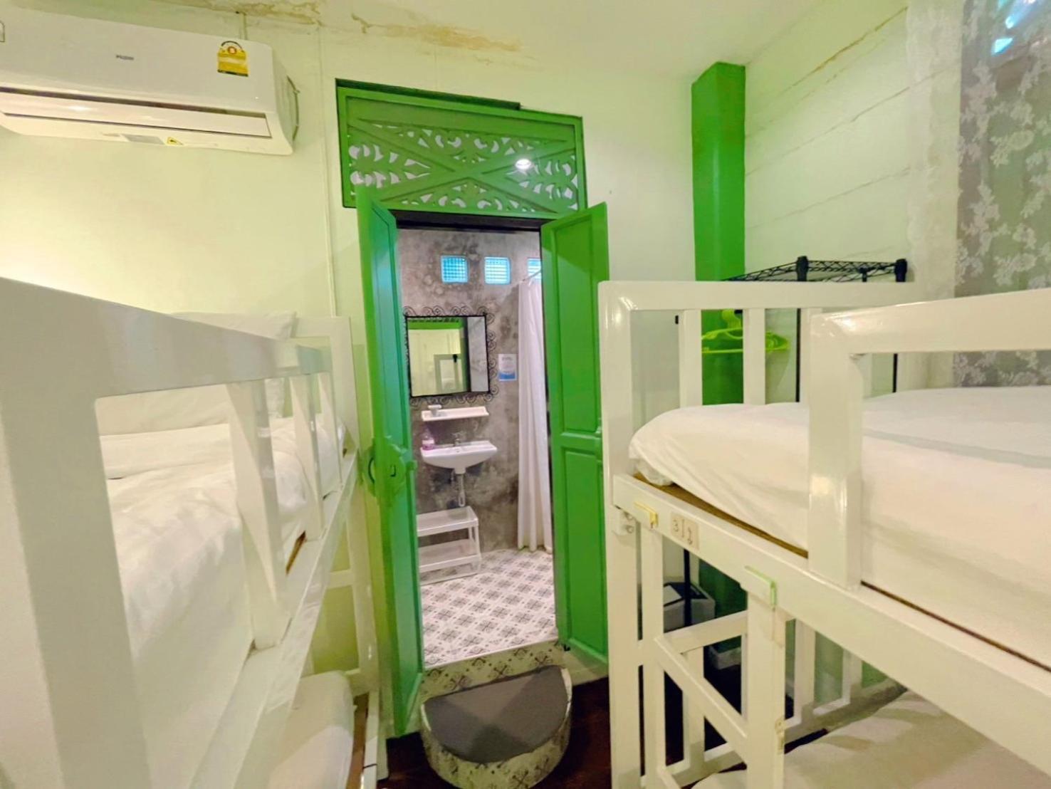 Green Teak House Бангкок Екстер'єр фото
