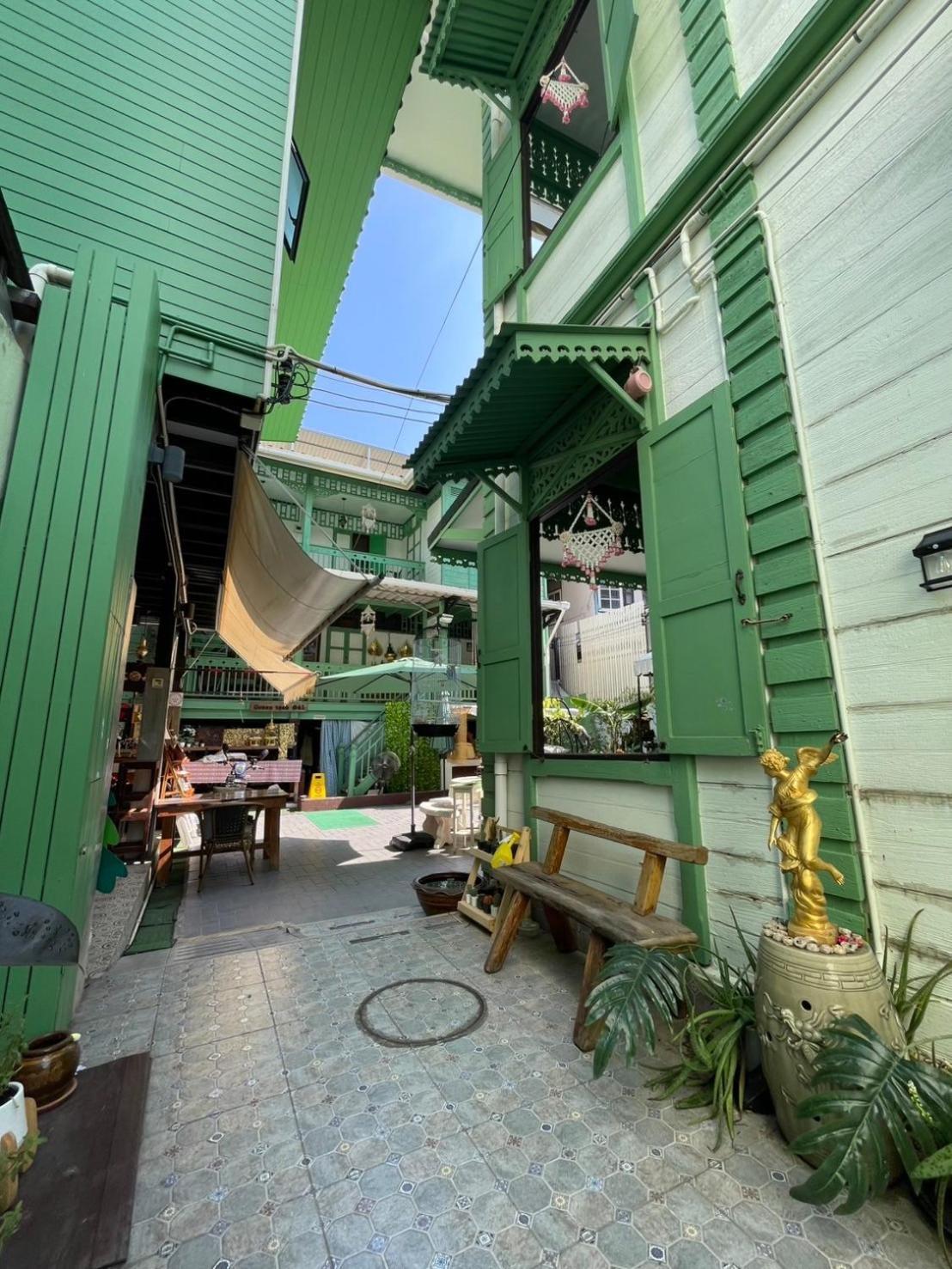 Green Teak House Бангкок Екстер'єр фото