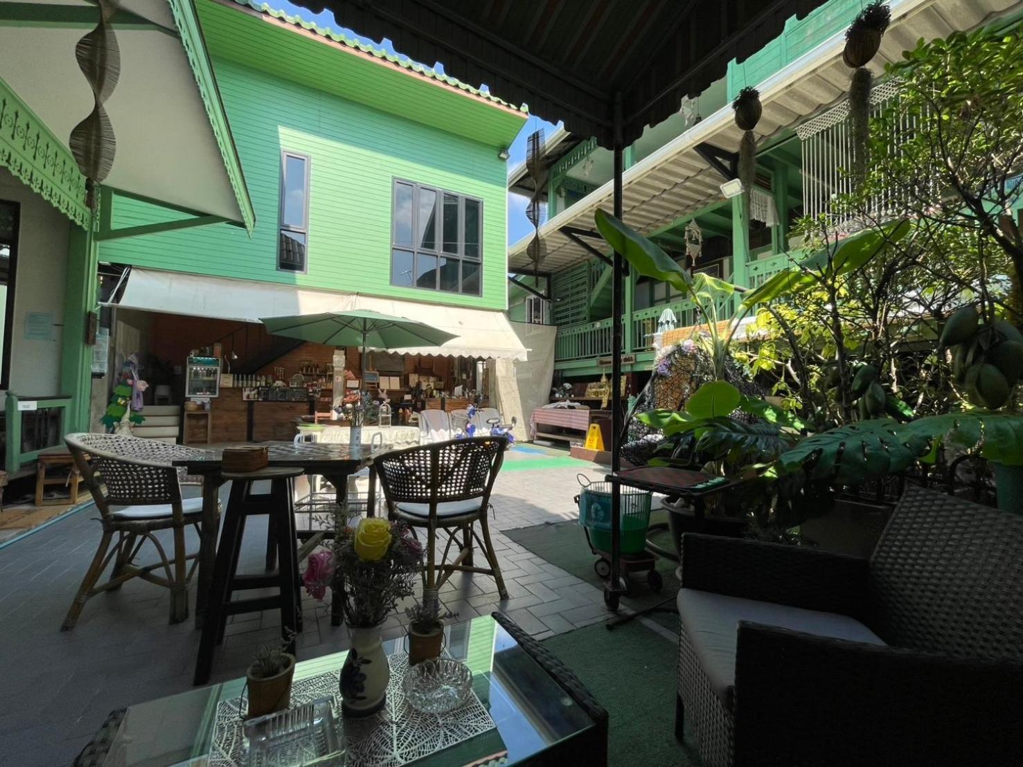 Green Teak House Бангкок Екстер'єр фото