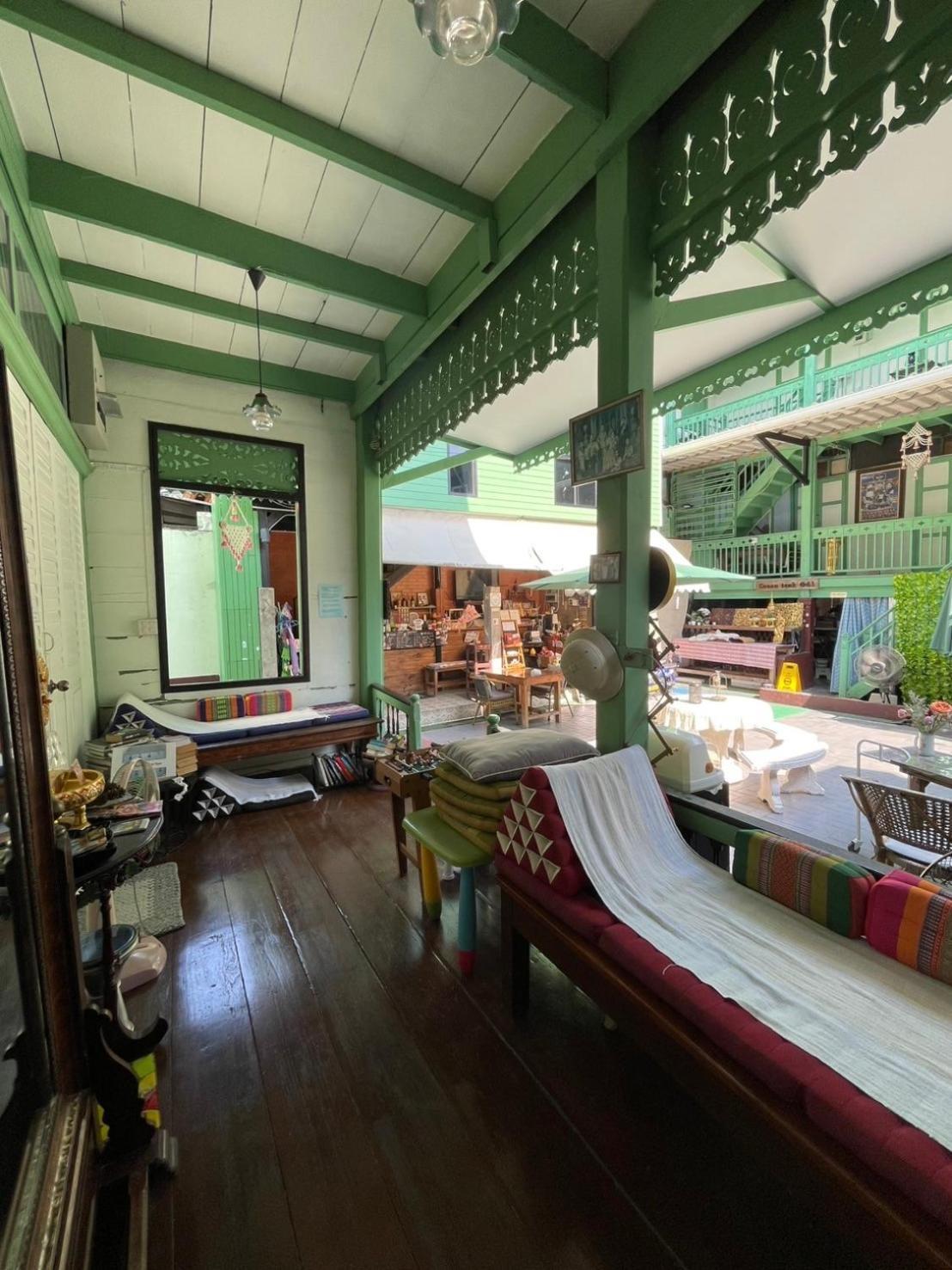 Green Teak House Бангкок Екстер'єр фото