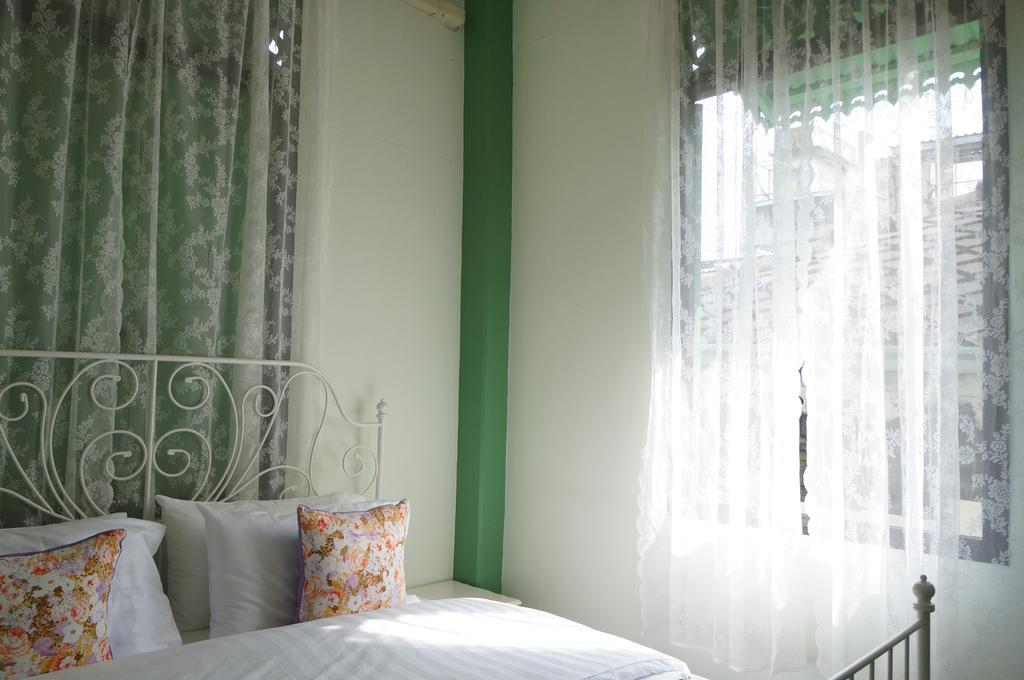 Green Teak House Бангкок Екстер'єр фото